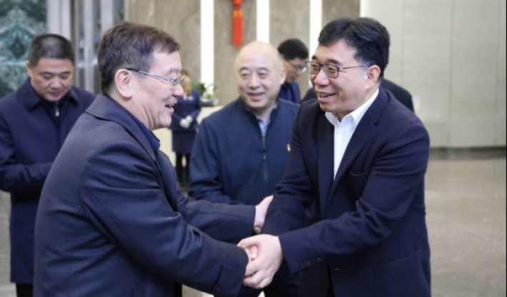 中央统战部副部长，，，，，，全国工商联党组书记、常务副主席徐乐江