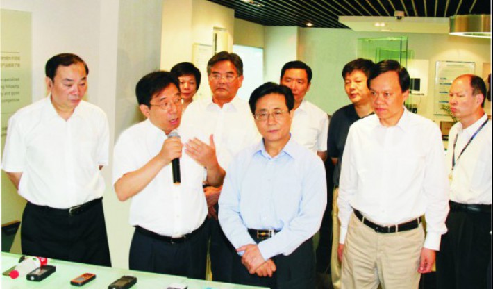 曾任中央书记处书记赵洪祝（时任浙江省委书记）；；；；；；；；中央政治局委员黄坤明（时任荆门市委书记）